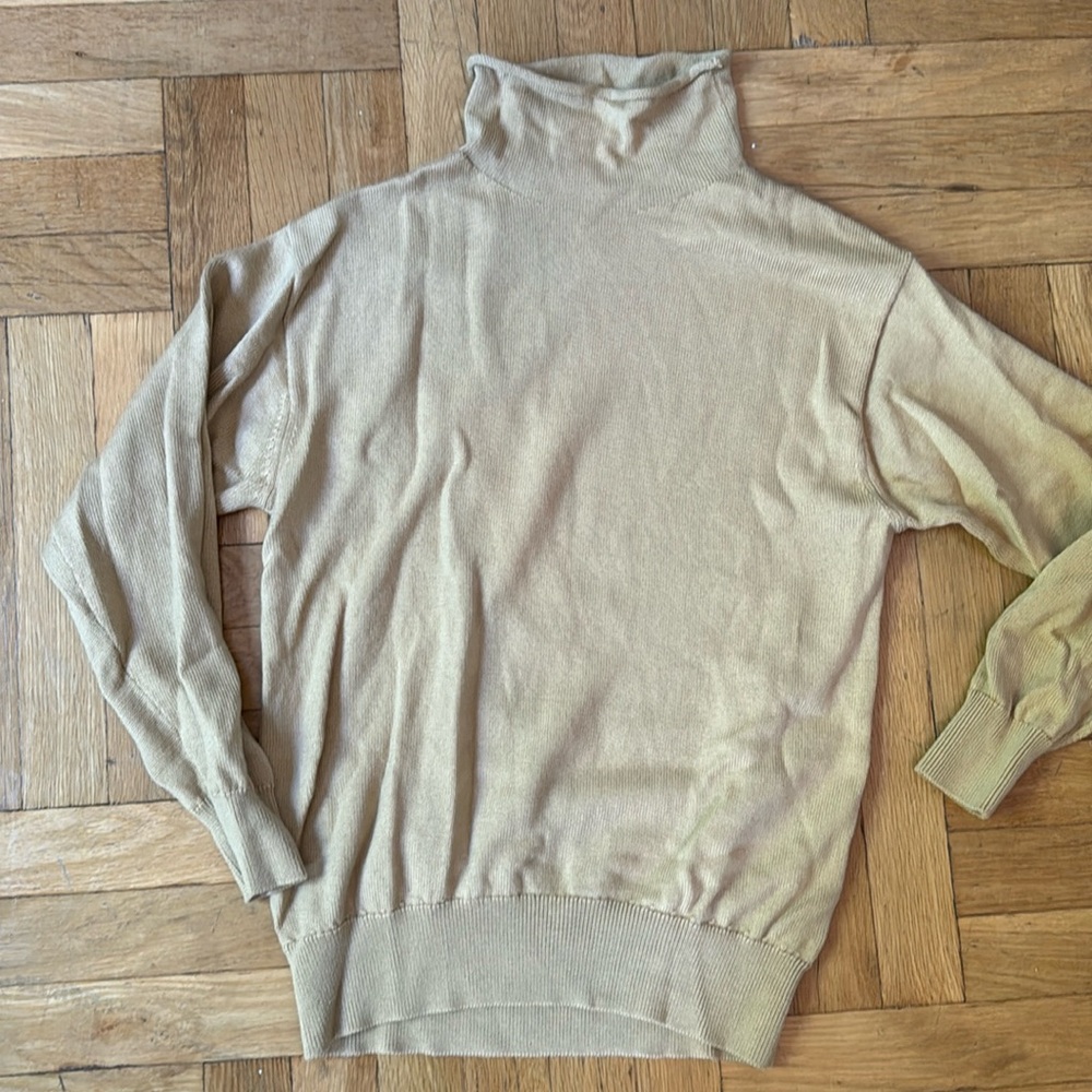 Wool sweater beige